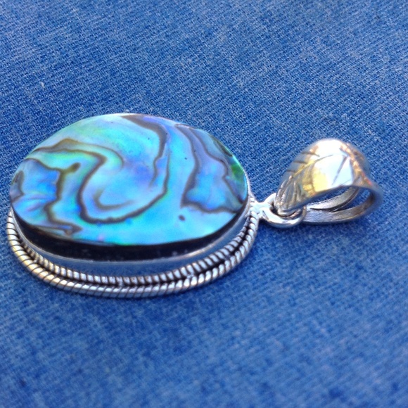 Oval Abalone Shell Pendant  .925 silver Blue/Green - Picture 2 of 4