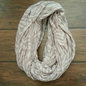 Blushy taupe patterned Scarf from H&M!