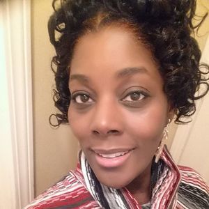 Meet your Posher, Denise