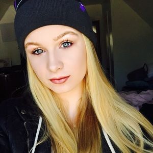 Meet your Posher, Julia