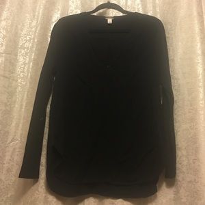 Black long sleeve tee