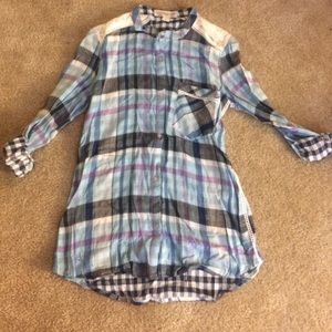 Plaid tunic with lace shoulder details
