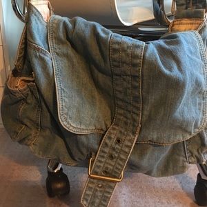 Vintagey denim messenger bag