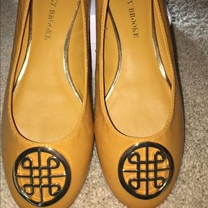 Yellow patten flats🕶🕶🕶🕶