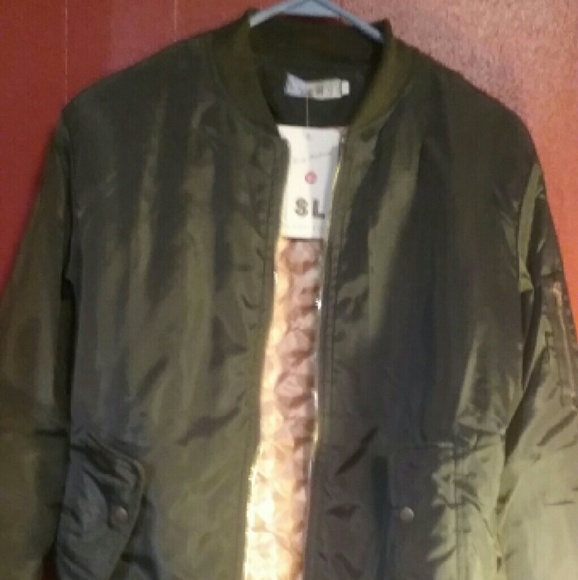 *NWT* Army Green Bomber Jacket - Picture 1 of 3