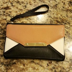 Wristlet wallet