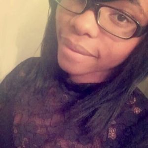 Meet your Posher, Debreana