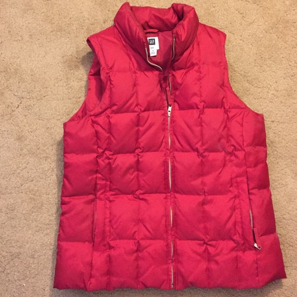 A gap puffy vest