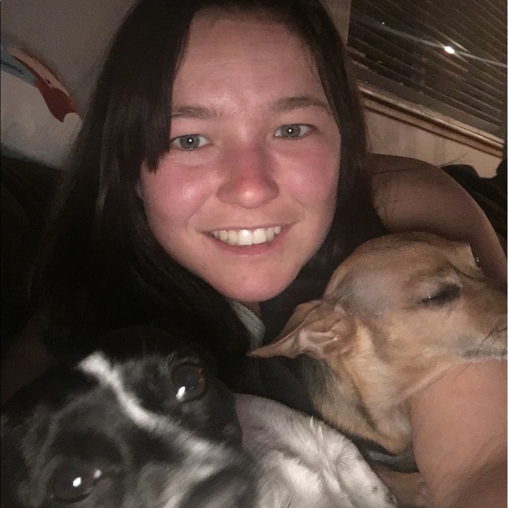 Meet your Posher, Emi