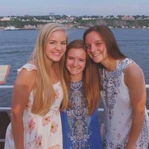 Meet your Posher, Claire