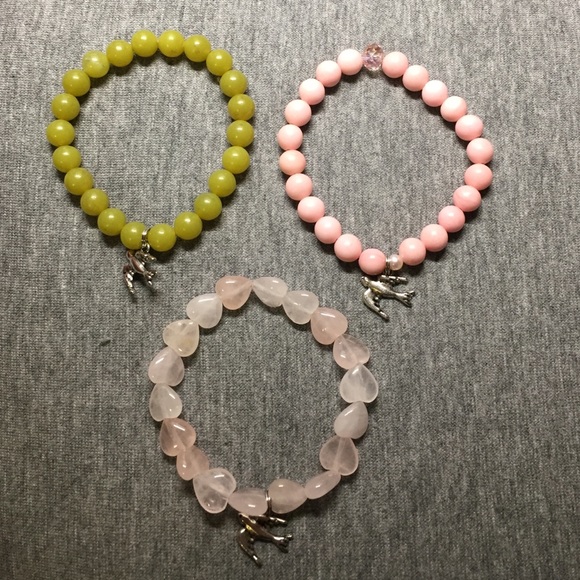 MaddyGJewelry Jewelry - Beaded bracelets with Bird Charm