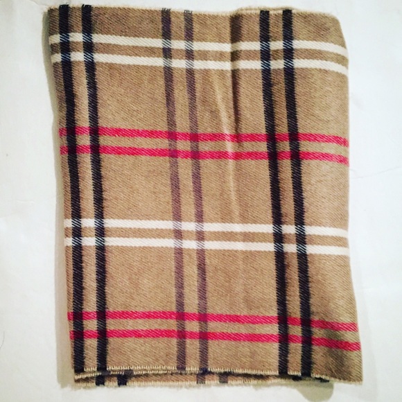 Classic pattern very soft scarf bought in boutique - Picture 1 of 4