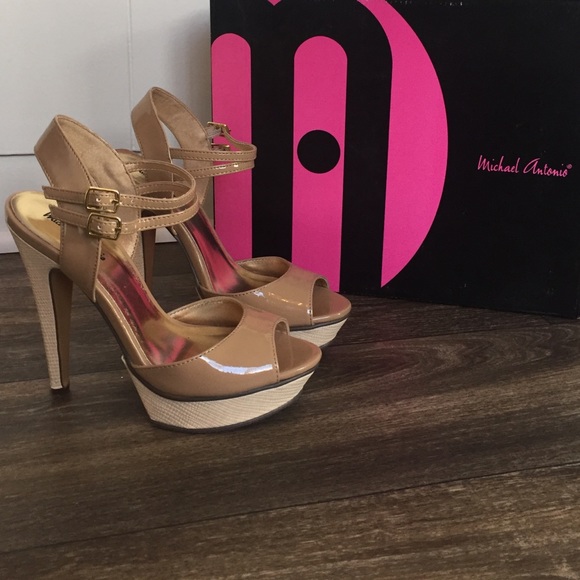 Michael Antonio Beige Patent Leather Heels