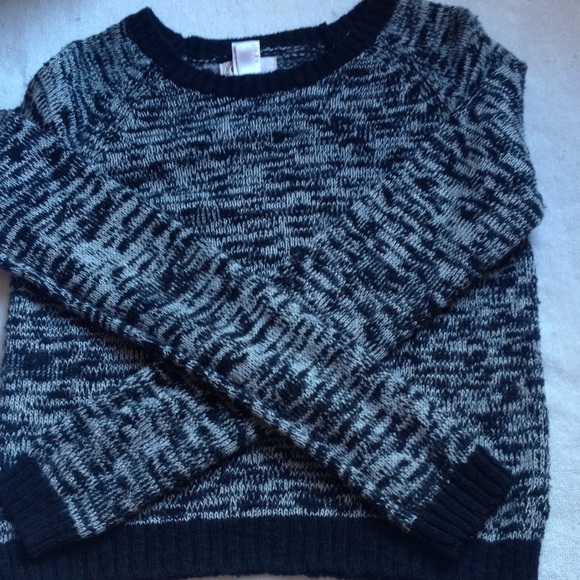 Sweater - Picture 3 of 3