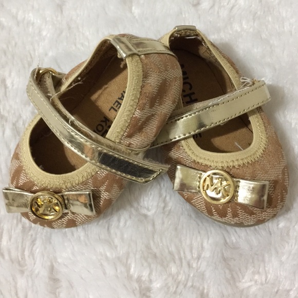 Baby girl Michael Kors Strapped Shoes