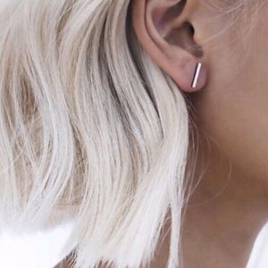 ❕1 HR SALE❕Silver Bar Stud Earring