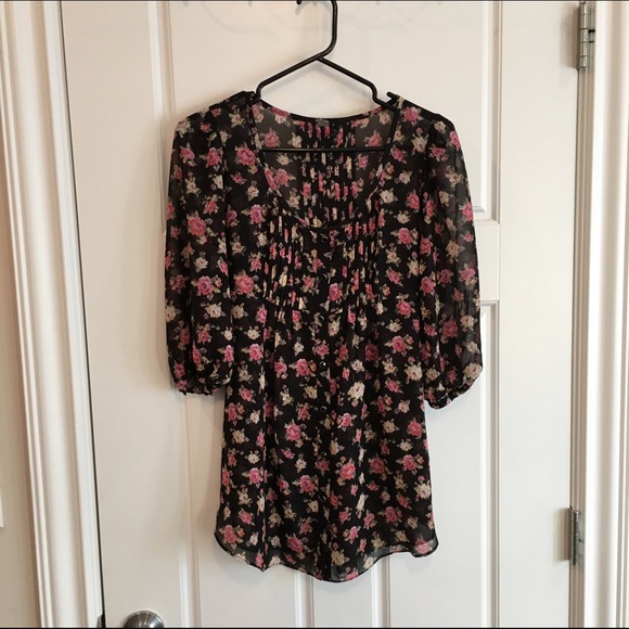 Guess | pintuck floral top
