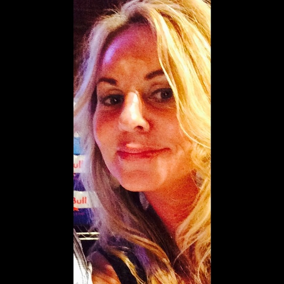 Meet your Posher, Melissa - Picture 3 of 4