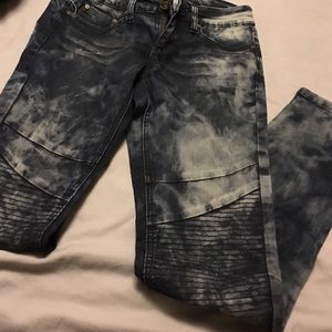 Acid wash skinny jeans