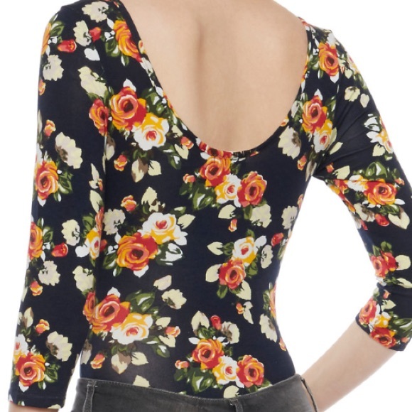 ❣️Sale was $35 down sizing❣️ Floral body suit - Picture 2 of 2