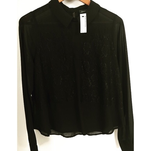 Black lace blouse size large BNWT