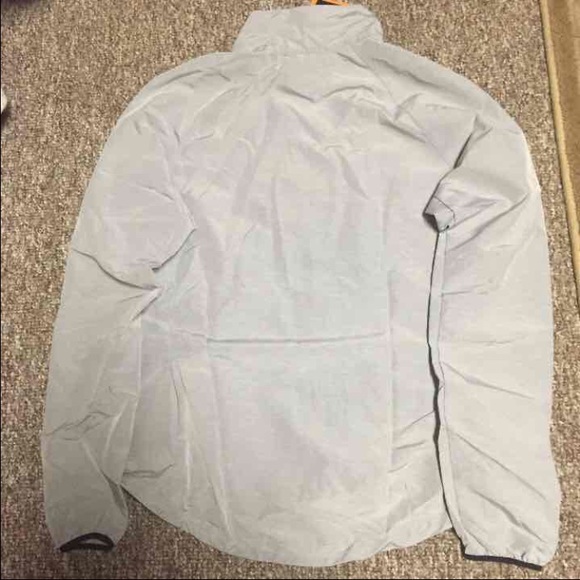 ❌SOLD❌ Gray Nike Windrunner/Windbreaker - Picture 2 of 3