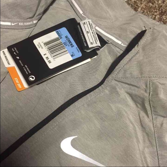 ❌SOLD❌ Gray Nike Windrunner/Windbreaker - Picture 3 of 3