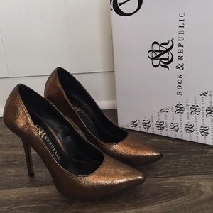 Rock & Republic 'Lizzie Gold' Stilettos