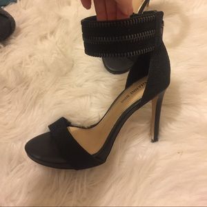 GORGEOUS Gianni Bini heels
