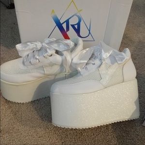 NEW YRU SPARKLE QOZMO PLATFORM