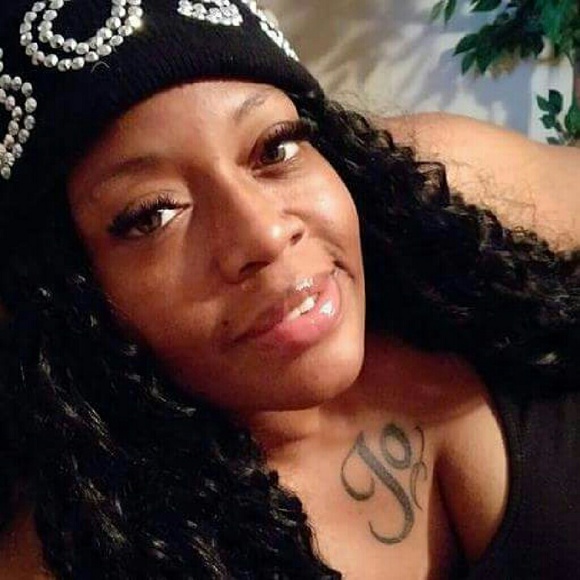 Meet your Posher, Danielle - Picture 1 of 1