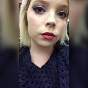 Meet your Posher, Lauren