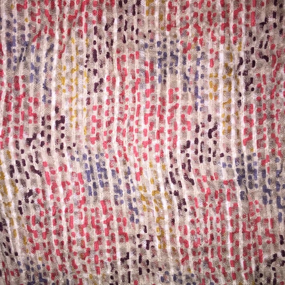 Urban Outfitters infinity scarf in unique pattern - Picture 4 of 4