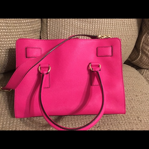 Micheal kors purse - Picture 2 of 3