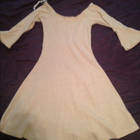 Off the shoulder bell sleeve dress