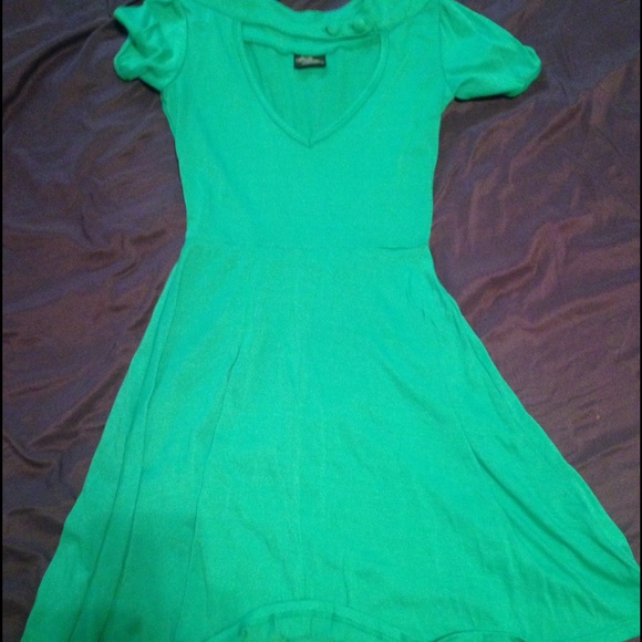 Rock steady Kelly green dress