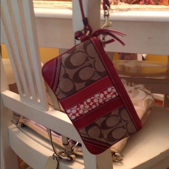 Coach wristlet never used