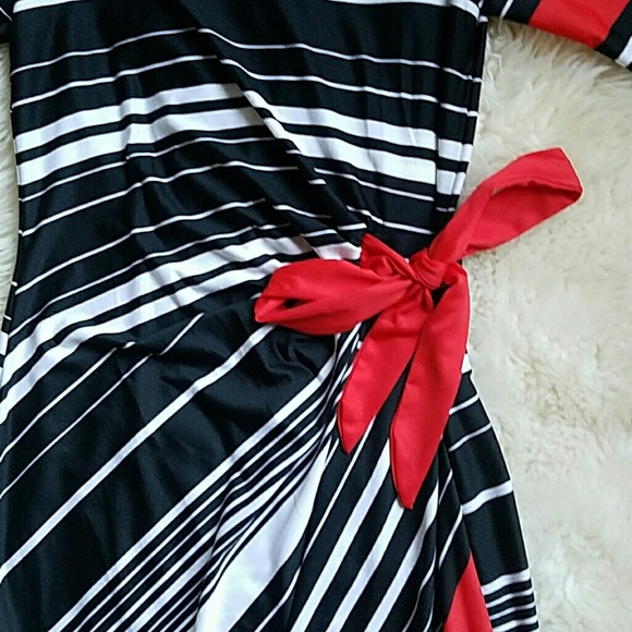 $$ final price! Nwt stripped midi dress $$ - Picture 2 of 3