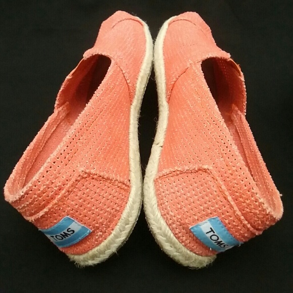 SOLD❌Toms flats - Picture 2 of 4