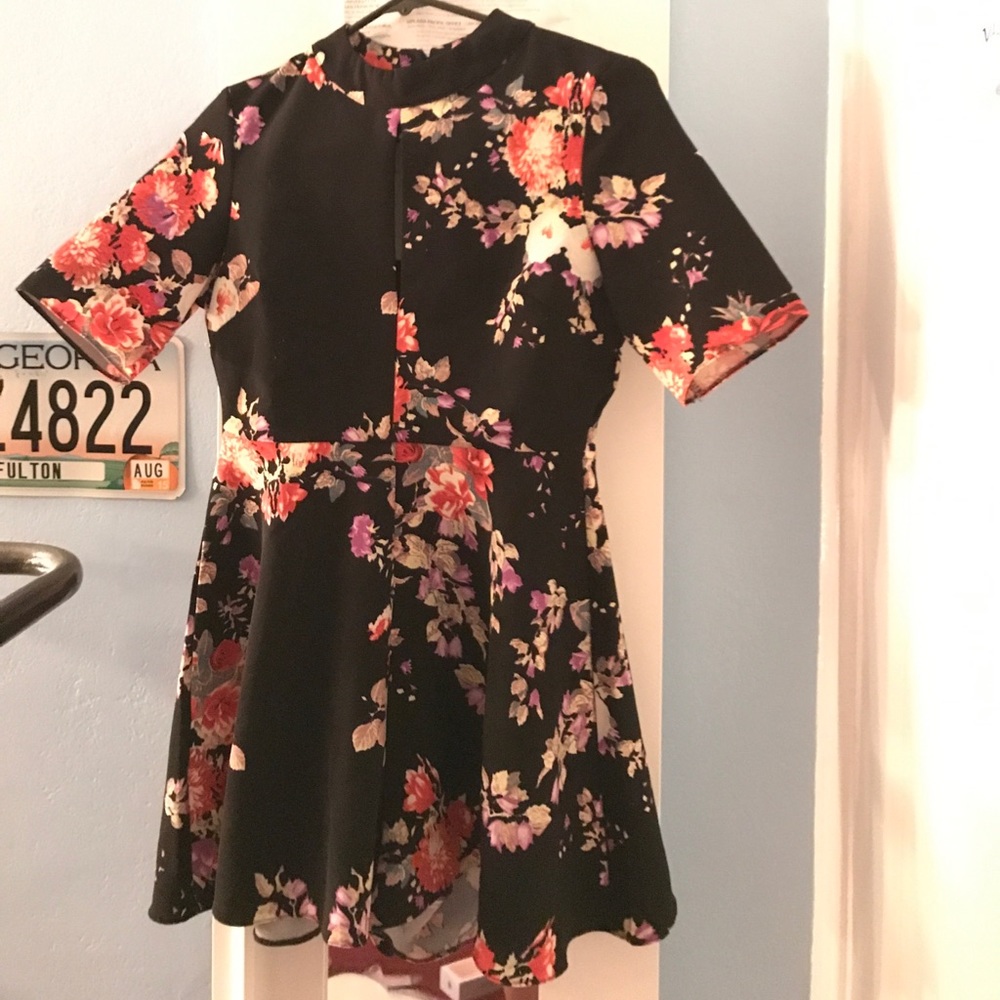 Rare Glamorous topshop Asos floral skater romper - Picture 5 of 7