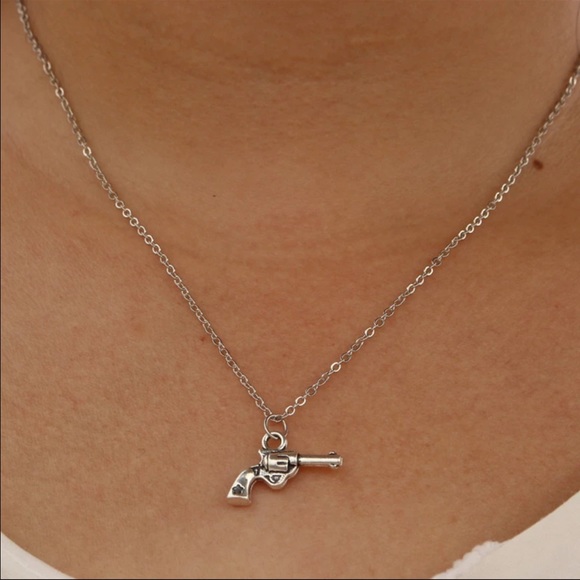 (O2) Pistol Necklace - Picture 2 of 3