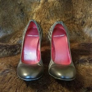 Pierre Hardy scrunch black leather pumps