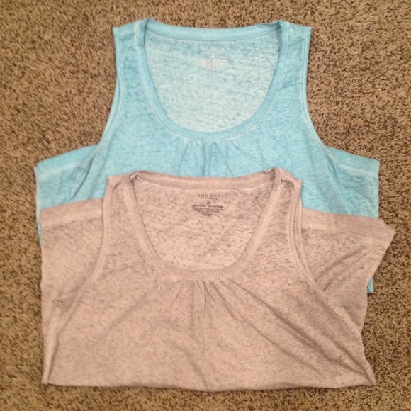 Sonoma Tops - Set of 2 ladies tank tops🌟🌟Final Price🌟🌟