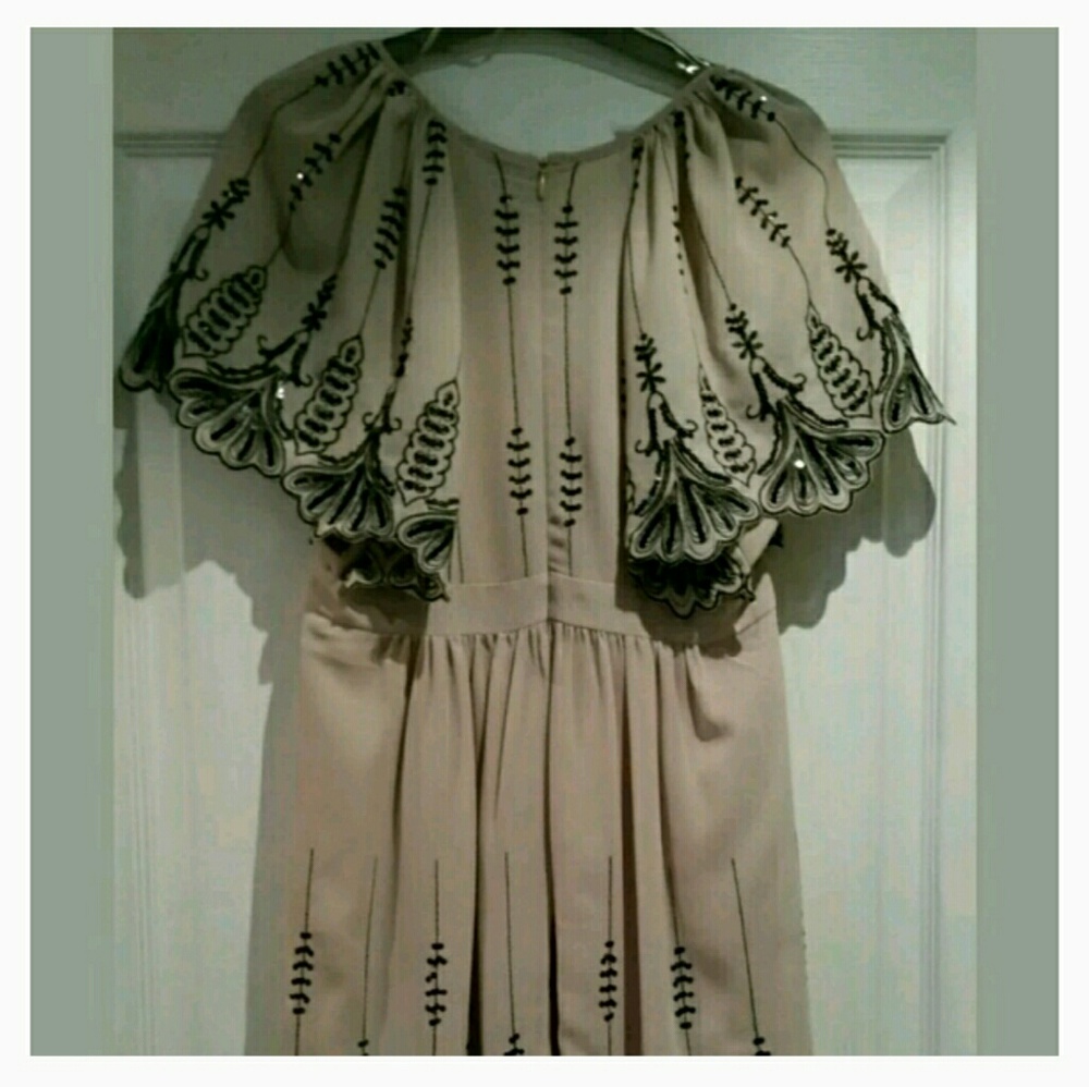 OASIS nude and black sequin dress - Picture 6 of 7