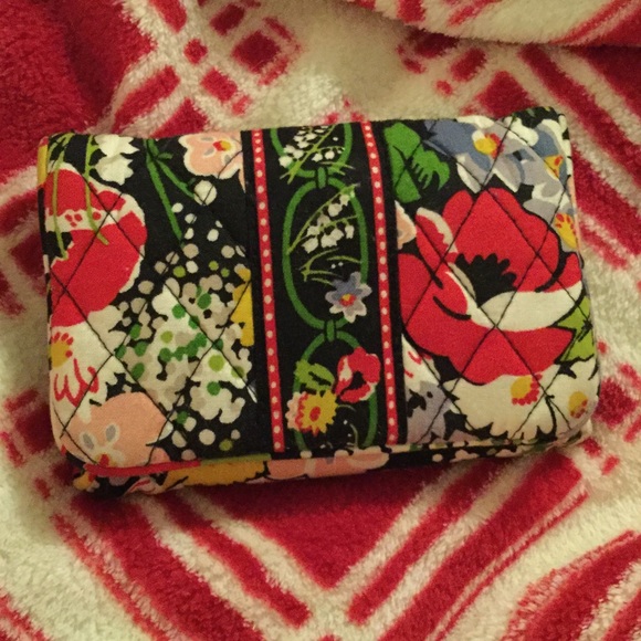 Beautiful gently used Vera Bradley wallet! - Picture 3 of 4
