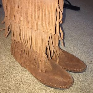 Minnetonka fringe boots