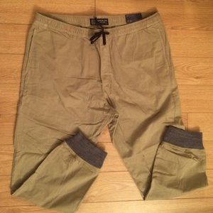 NWT American Eagle Joggers