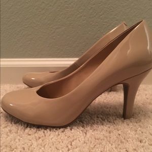 Kelly & Katie Taupe Heel