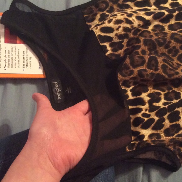 Fit and Flare Leopard Print Top, SZ Medium - Picture 4 of 4