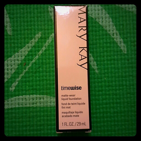 Matte-wear Liquid Foundation